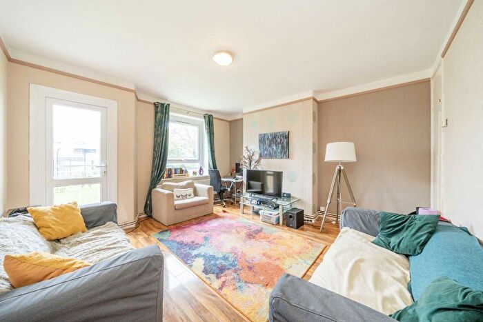 3 Bedroom Flat To Rent In Tulse Hill, London, SW2