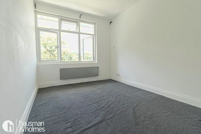 2 Bedroom Flat To Rent In Hurstwood Road, London, NW11