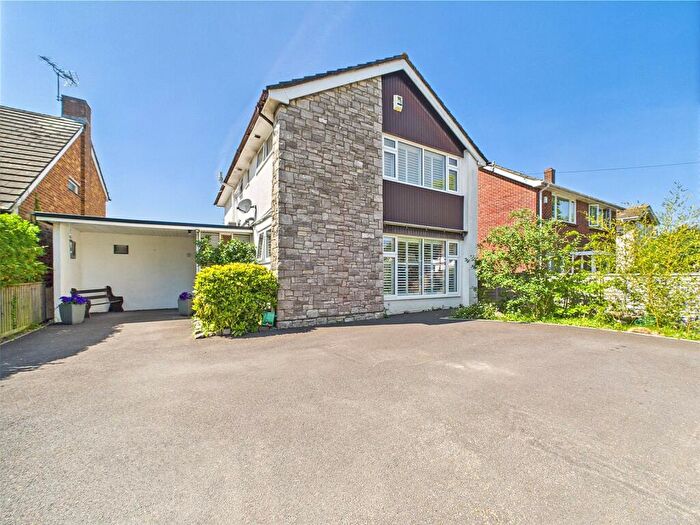 3 Bedroom Detached House For Sale In Holdenhurst Avenue, Bournemouth, Dorset, BH7