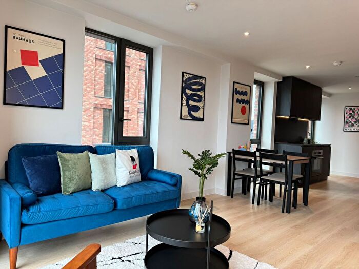 1 Bedroom Flat To Rent In Waterhouse Gardens, Dutton Street, Manchester, M3