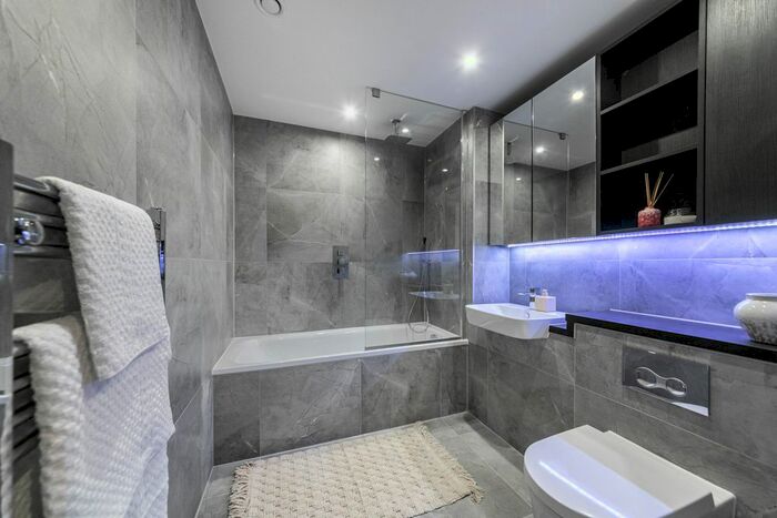 1 Bedroom Flat To Rent In Portal Way, London, W3