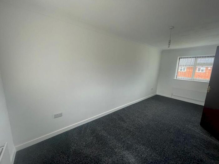 4 Bedroom Detached House To Rent In Thomas Street, Smethwick, B66