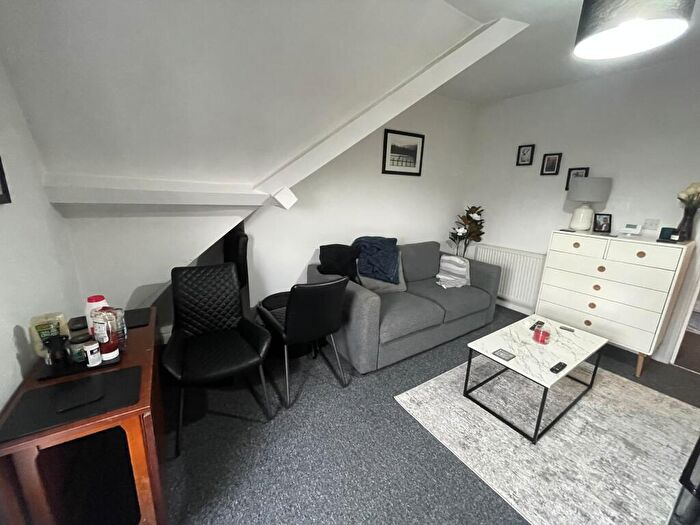 1 Bedroom Apartment To Rent In Napier Terrace, Flat, PL4