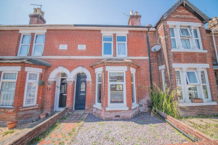 4 Bedroom Terraced House For Sale In Desborough Road, Eastleigh, SO50