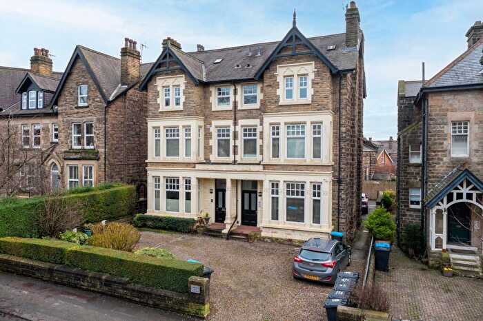 3 Bedroom Flat For Sale In Grove Road, Harrogate, HG1