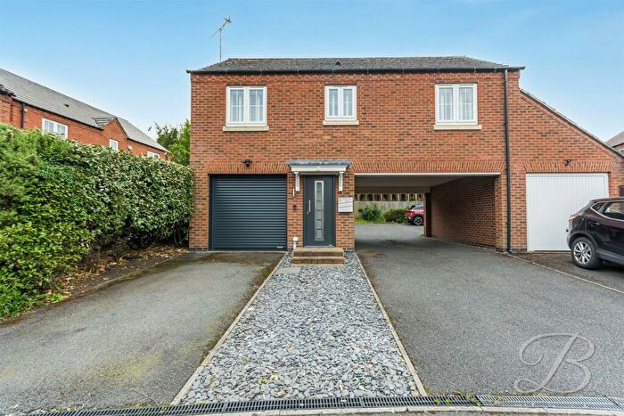 2 Bedroom Coach House For Sale In Chapel Lane, Ravenshead, Nottingham, NG15