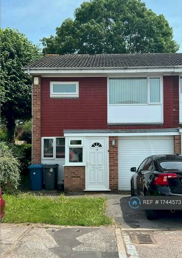 3 Bedroom Semi-Detached House To Rent In Nearsby Drive, West Bridgford, Nottingham, NG2