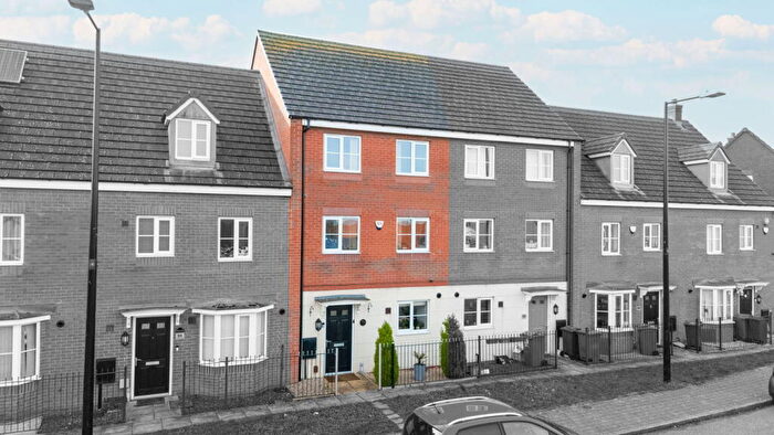 4 Bedroom Town House For Sale In Birstall Meadow Road, Birstall, Leicester, LE4