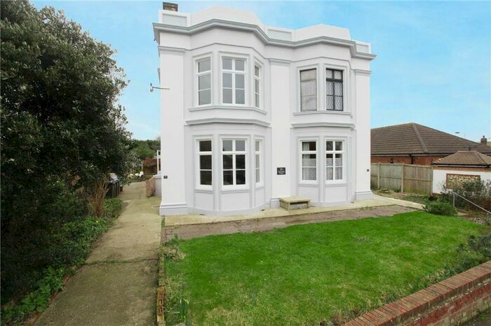 1 Bedroom Flat To Rent In Vicarage Street, Oaklands Court, CT10