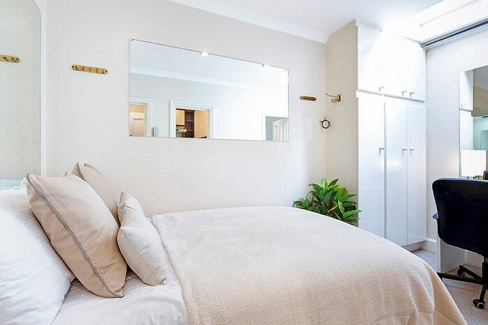 Studio To Rent In Inverness Mews, London, W2