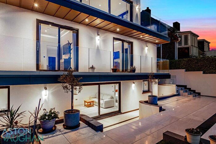 6 Bedroom Detached House For Sale In Roedean Road, Brighton, BN2