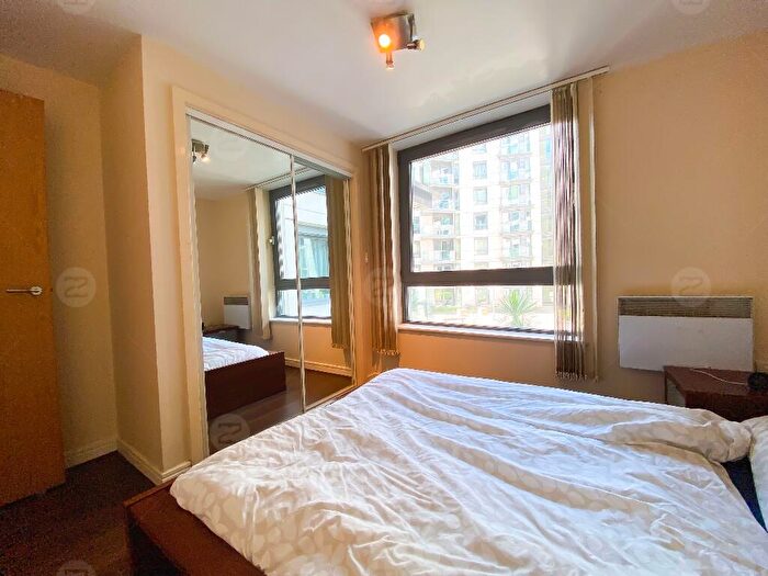 1 Bedroom Flat For Sale In Centenary Plaza, Holliday Street, Birmingham, B1