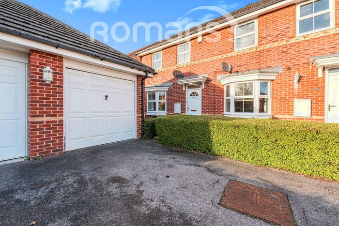 3 Bedroom End Of Terrace House To Rent In Deardon Way, Shinfield, RG2