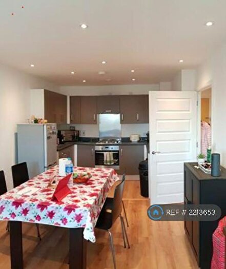 1 Bedroom Flat To Rent In West Central, Slough, SL2