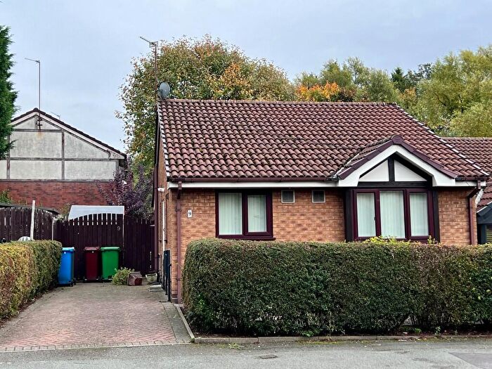 2 Bedroom Semi-Detached Bungalow For Sale In Lion Street, Manchester, Greater Manchester, M9