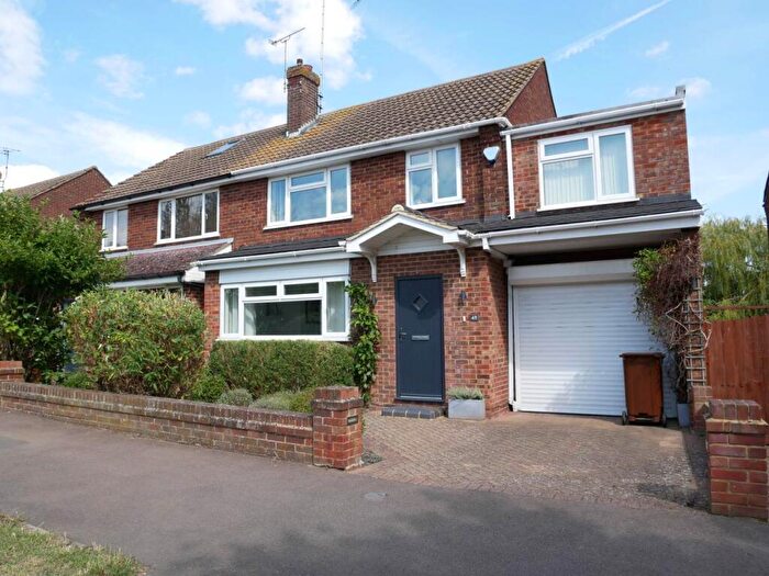 5 Bedroom Semi-Detached House To Rent In Childscroft Road, Rainham, Kent, ME8