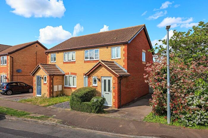 3 Bedroom Semi Detached House For Sale In Westbrooke Close, Brampton, PE28