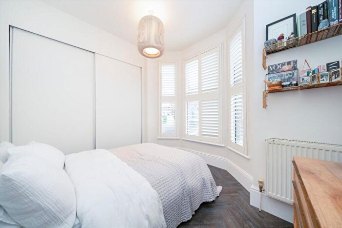2 Bedroom Flat For Sale In Chetwynd Road, Dartmouth Park, NW5