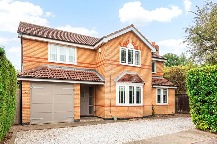 5 Bedroom Detached House For Sale In Dickens Drive, Old Stratford, Milton Keynes, Northamptonshire, MK19