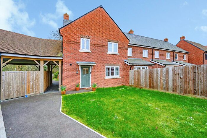 1 Bedroom Apartment For Sale In Heron Mews, Bourne End, Hemel Hempstead, HP1