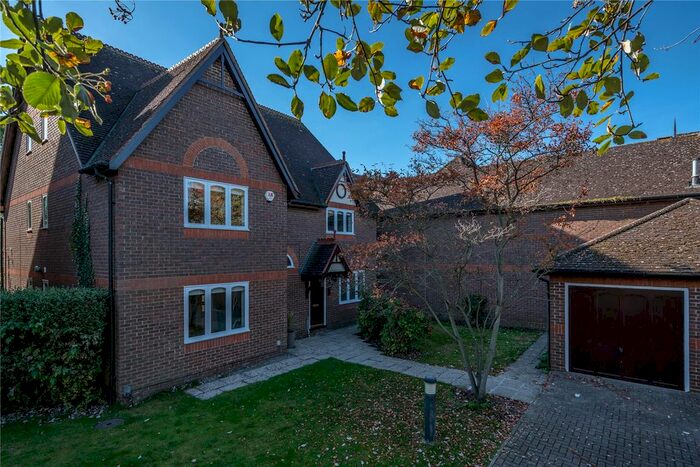 4 Bedroom Detached House To Rent In Capstan Close, Cambridge, Cambridgeshire, CB4