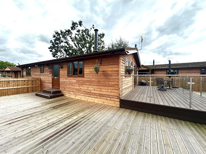 2 Bedroom Park Home For Sale In Hull Road, Wilberfoss, York, YO41