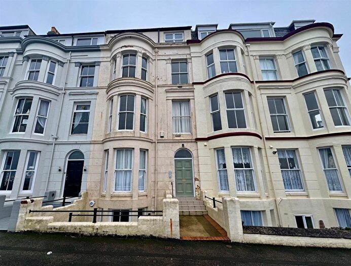 2 Bedroom Flat For Sale In Blenheim Terrace, Scarborough, YO12