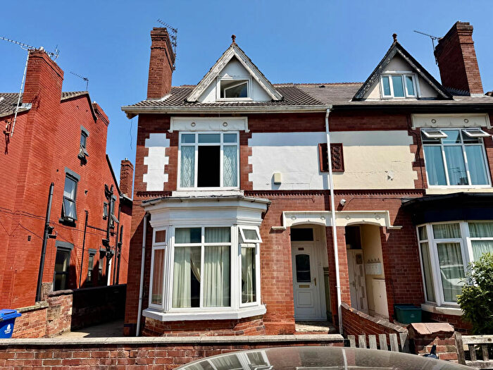 6 Bedroom House Of Multiple Occupation For Sale In Morley Road, Doncaster, DN1