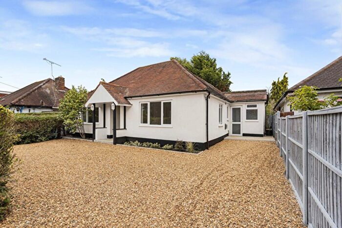 4 Bedroom Bungalow For Sale In Westfield Avenue, Woking, Surrey, GU22