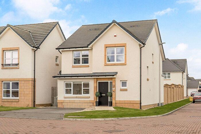 4 Bedroom Detached House For Sale In Shiel Hall Loan, Rosewell, EH24