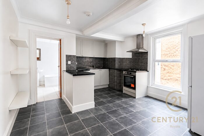 2 Bedroom Apartment To Rent In Westcombe Hill London, SE3