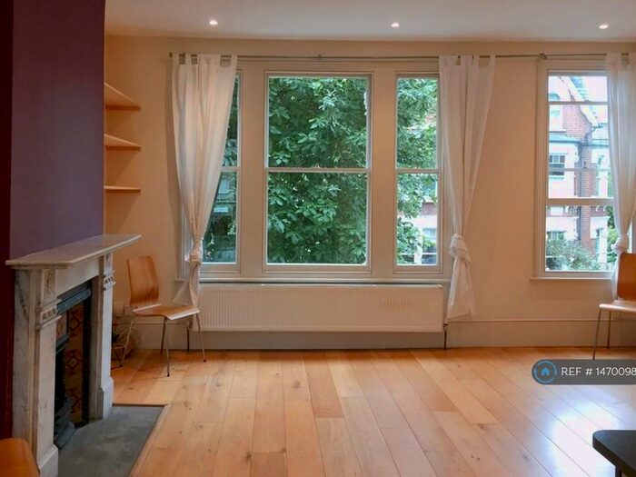 3 Bedroom Maisonette To Rent In Clissold Crescent, London, N16