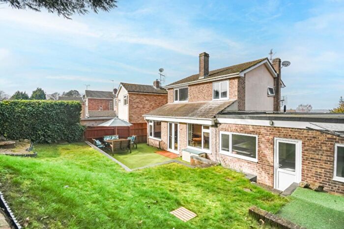 5 Bedroom Detached House For Sale In Abbey Close, Newbury, Berkshire, RG14