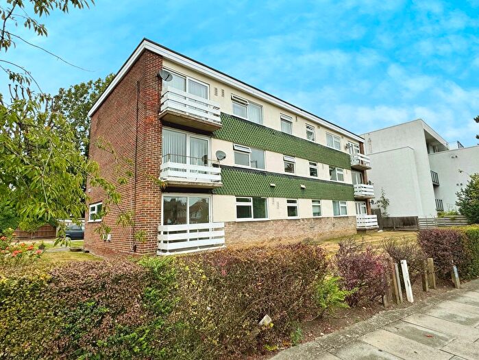 2 Bedroom Flat To Rent In Kenton Road, Harrow, HA3