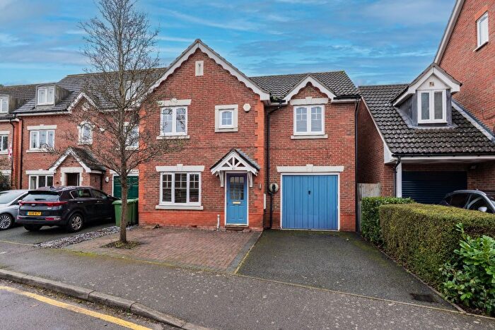 3 Bedroom Detached House For Sale In Woolbrook Road, Crayford, Dartford, Kent, DA1