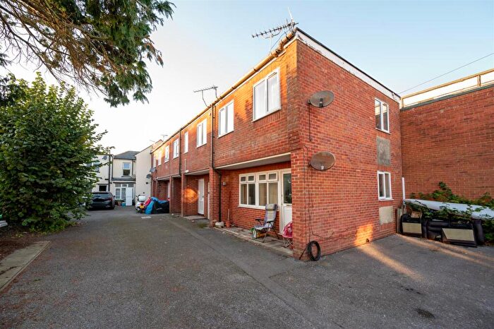 1 Bedroom Flat To Rent In Legion Road, Hayling Island, PO11