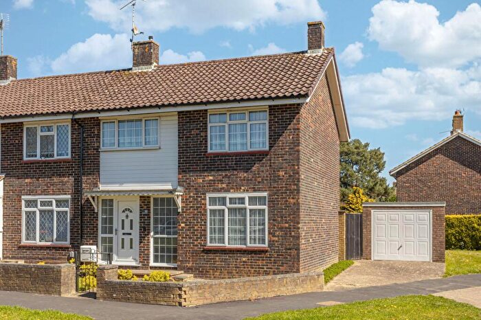 3 Bedroom End Of Terrace House For Sale In Brighton Road, Crawley, RH10