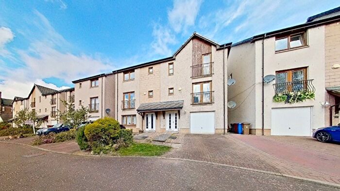 4 Bedroom Town House To Rent In Constitution Crescent, City Centre, Dundee, DD3