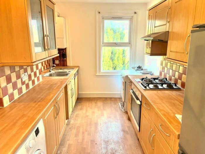 3 Bedroom Flat To Rent In Pinner Road, Harrow, HA1