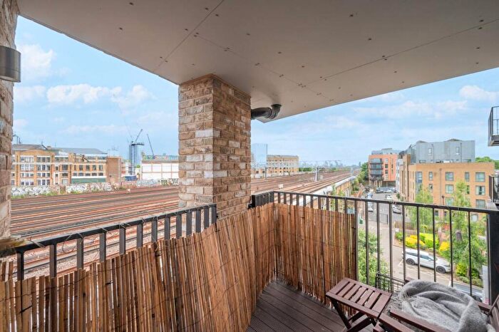 2 Bedroom Flat To Rent In Blue Anchor Lane, Bermondsey, London, SE16
