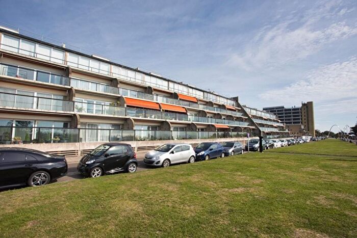 2 Bedroom Flat For Sale In The Leas, Folkestone, Kent, CT20