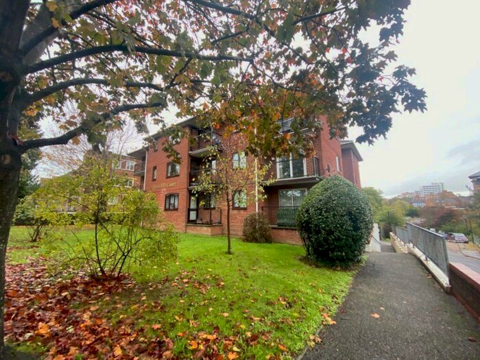 1 Bedroom Flat To Rent In West Hill Court, Hill Lane, Southampton, SO15