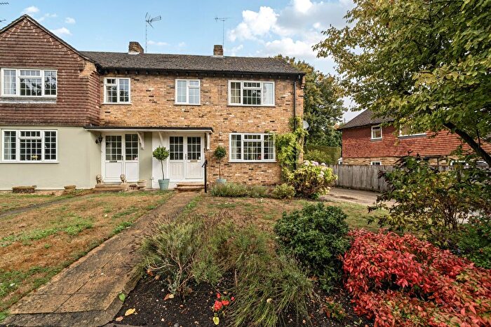 3 Bedroom End Terrace House For Sale In St. James Close, Pangbourne, Reading, Berkshire, RG8