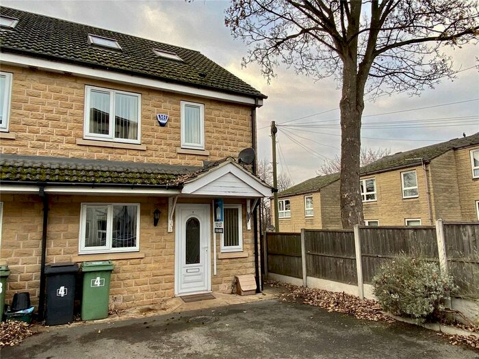 3 Bedroom Semi-Detached House To Rent In Briar Court, Heckmondwike, WF16