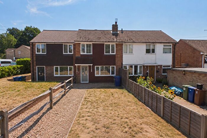 3 Bedroom Terraced House For Sale In Cheviot Road, Sandhurst, Berkshire, GU47