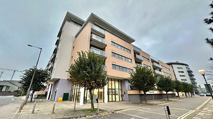 2 Bedroom Flat For Sale In Albert Basin Way, London, E16