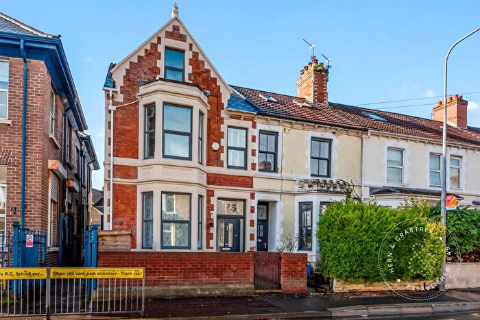 4 Bedroom End Of Terrace House For Sale In Wyndham Crescent, Cardiff, CF11