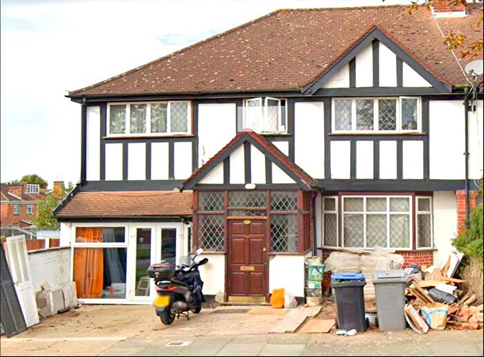 6 Bedroom Semi Detached House To Rent In St. Michaels Avenue, Wembley, HA9