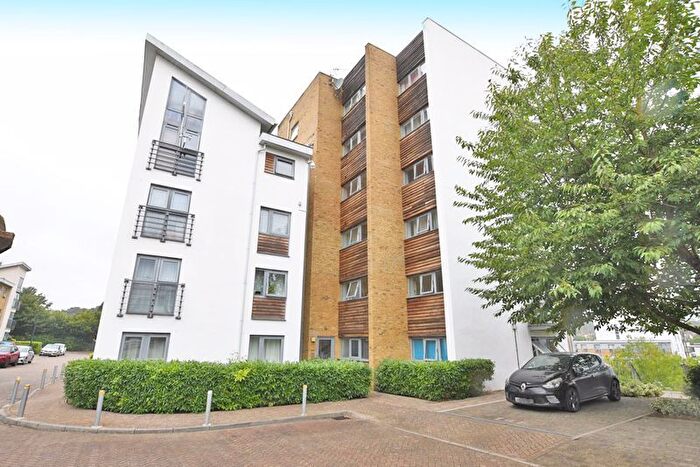 2 Bedroom Flat To Rent In Arundel Square, Maidstone, ME15