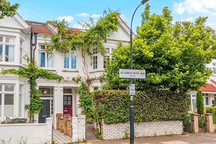 5 Bedroom Semi Detached House For Sale In Aldbourne Road, Shepherd's Bush, London, W12